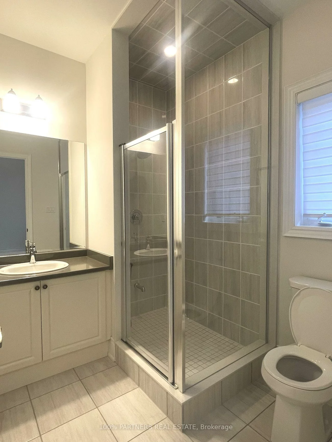 117, Botelho, Bayview Southeast, Aurora