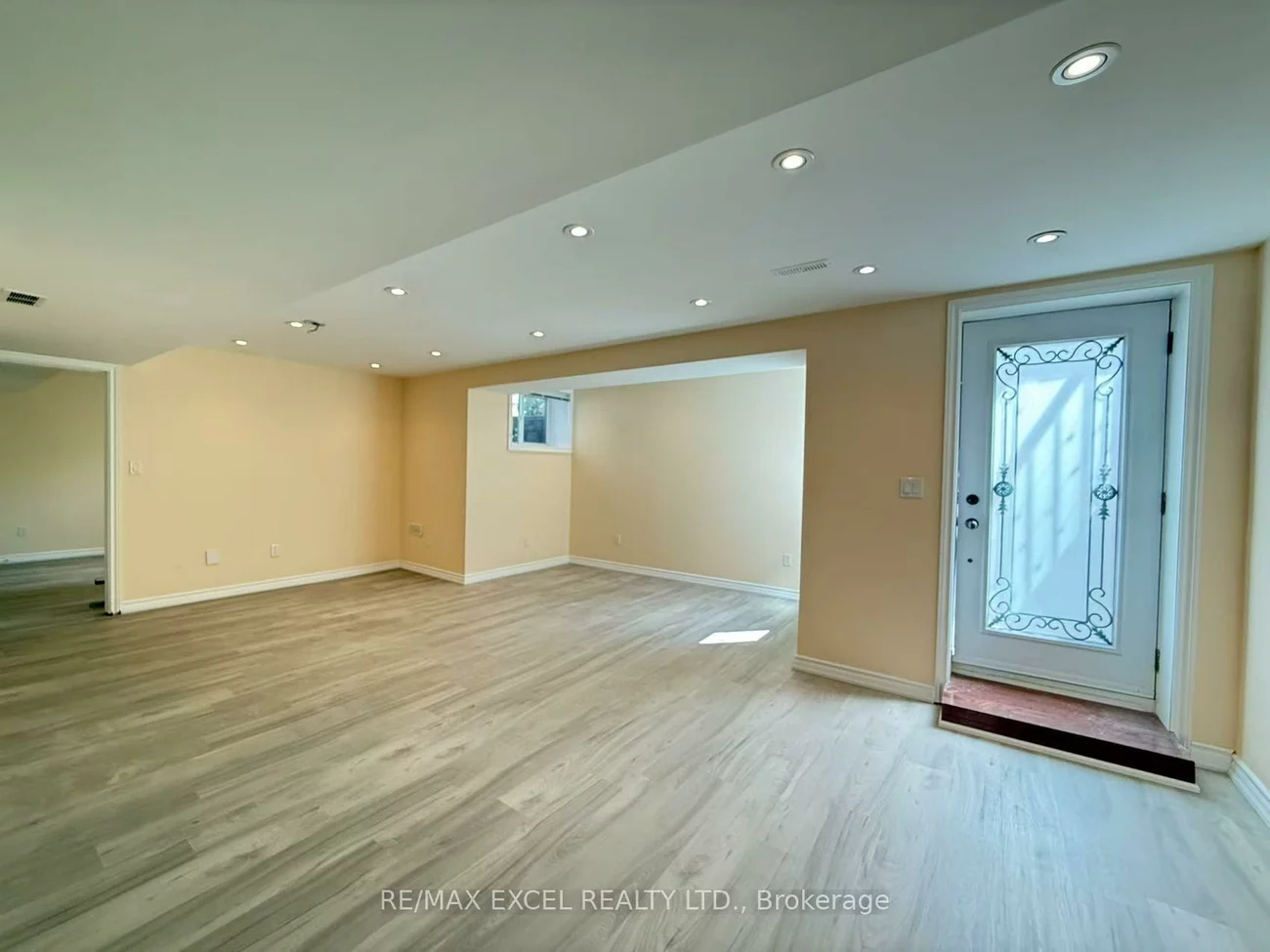 278, Ivy Jay, Bayview Northeast, Aurora