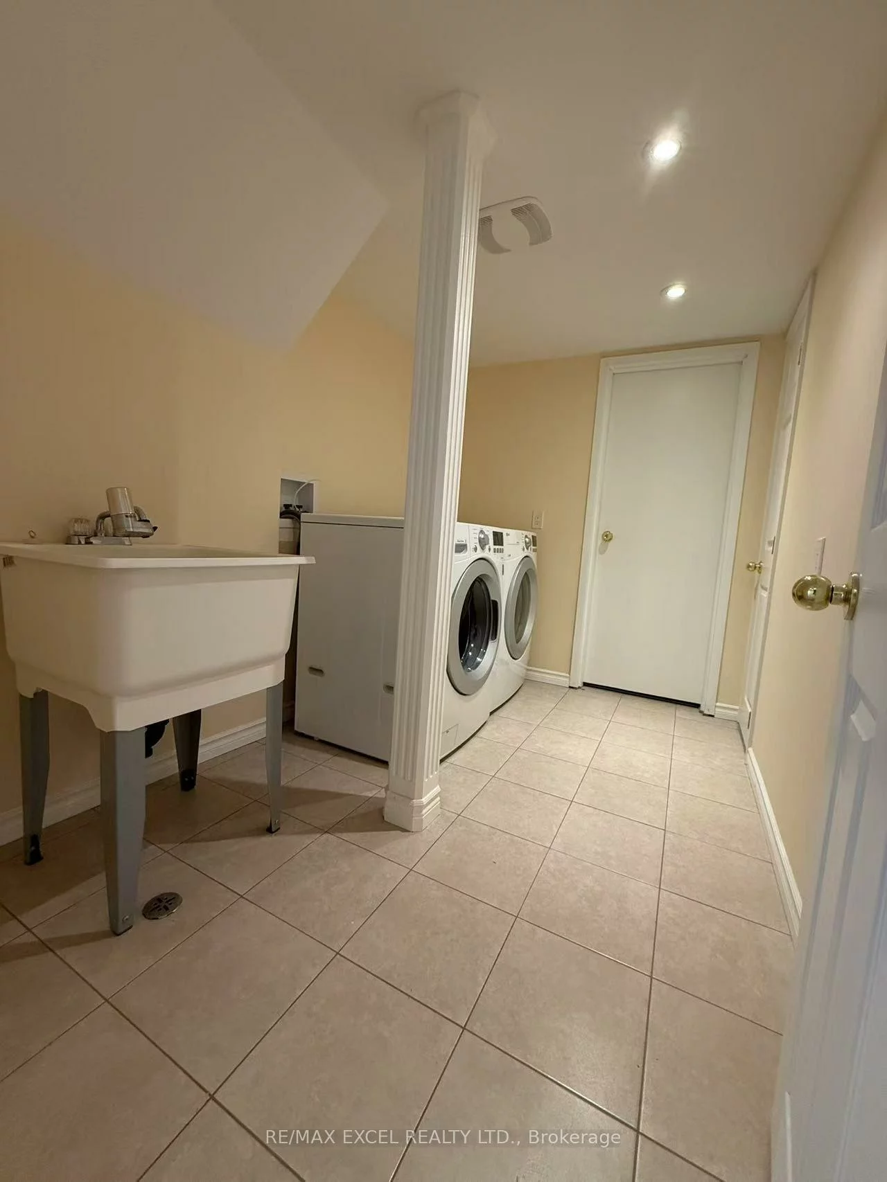 278, Ivy Jay, Bayview Northeast, Aurora