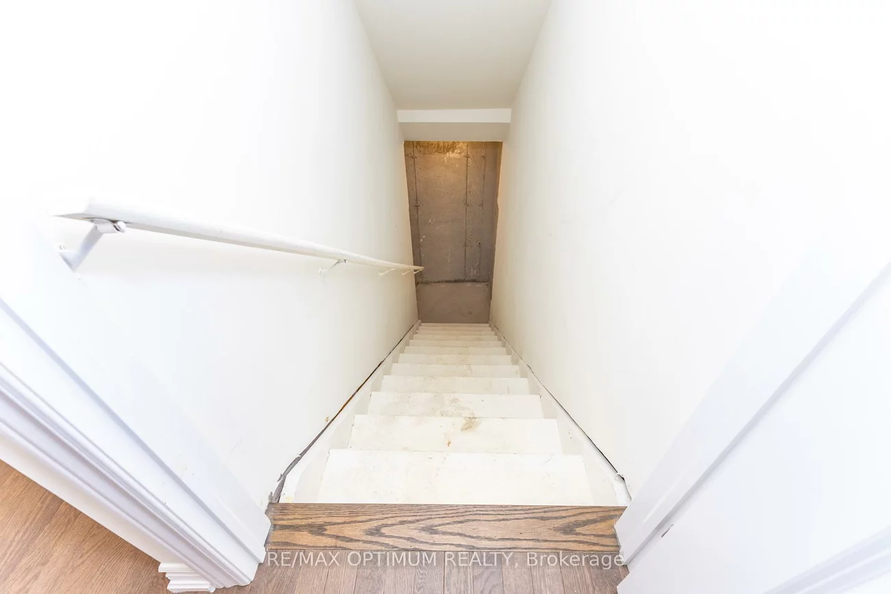 15, Gunton, Bayview Northeast, Aurora