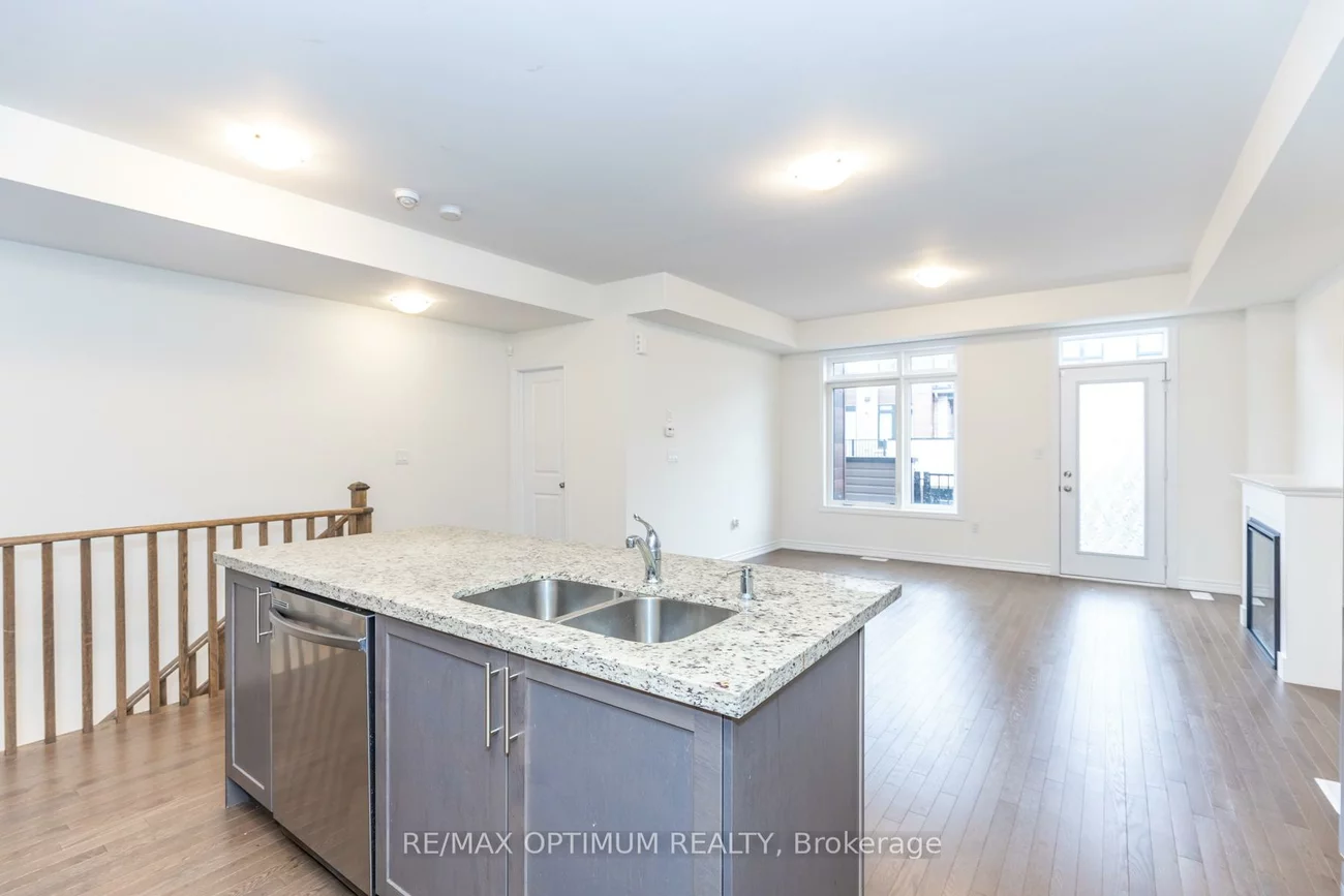 15, Gunton, Bayview Northeast, Aurora