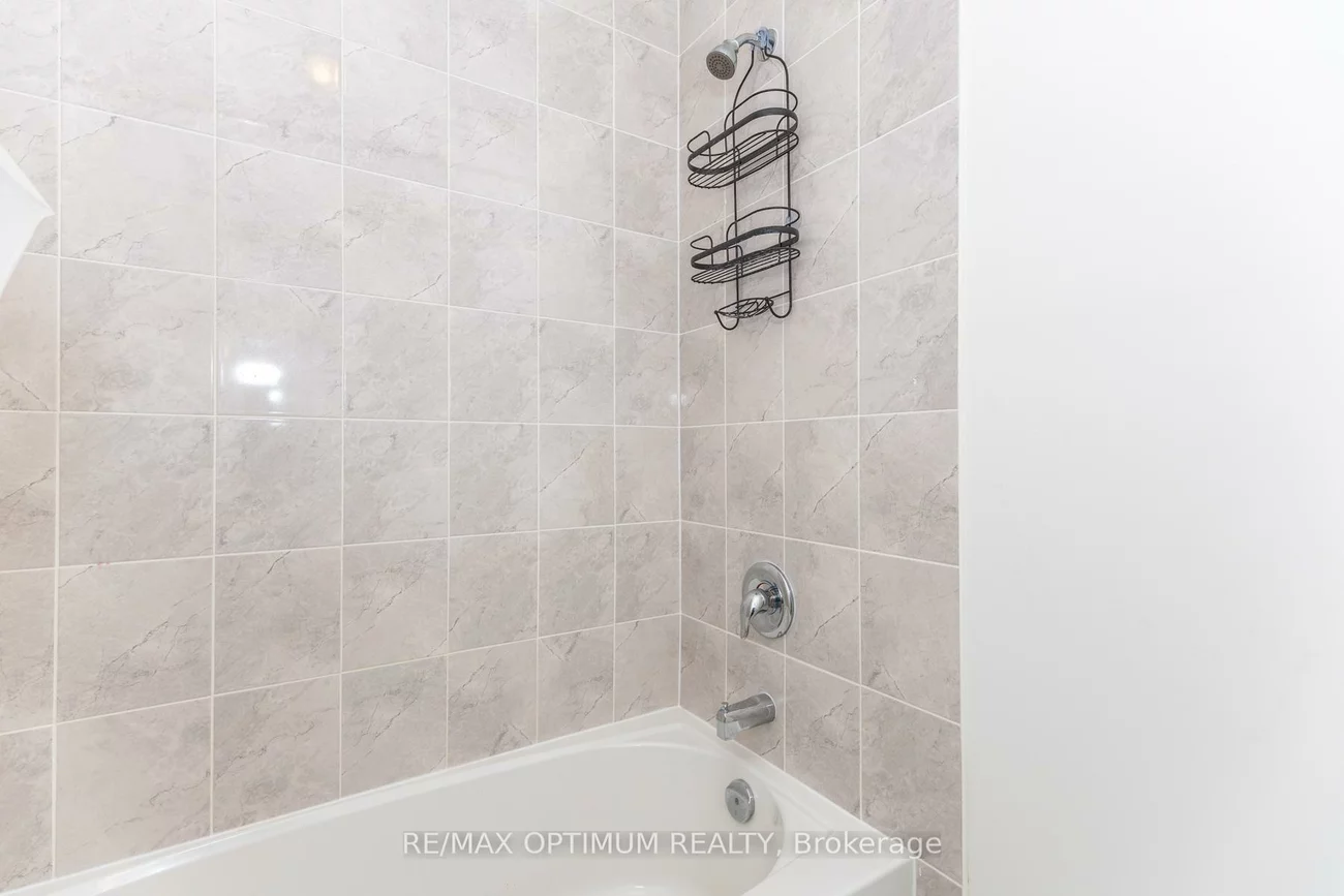 15, Gunton, Bayview Northeast, Aurora