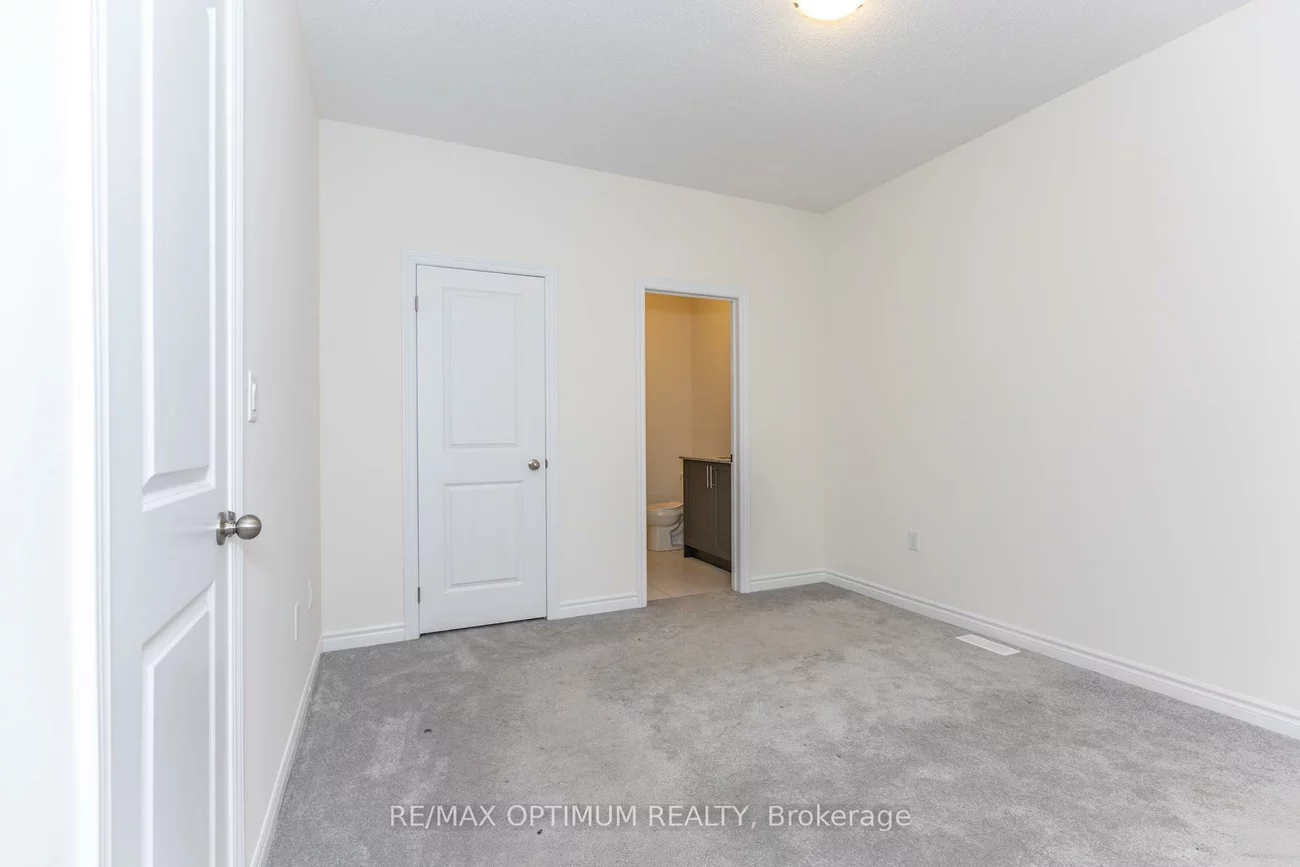 15, Gunton, Bayview Northeast, Aurora