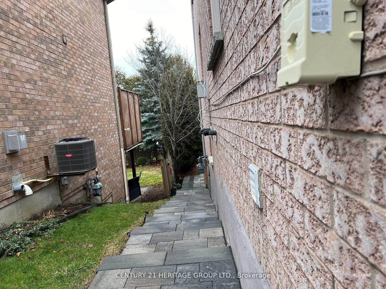 71, Primeau, Aurora Grove, Aurora