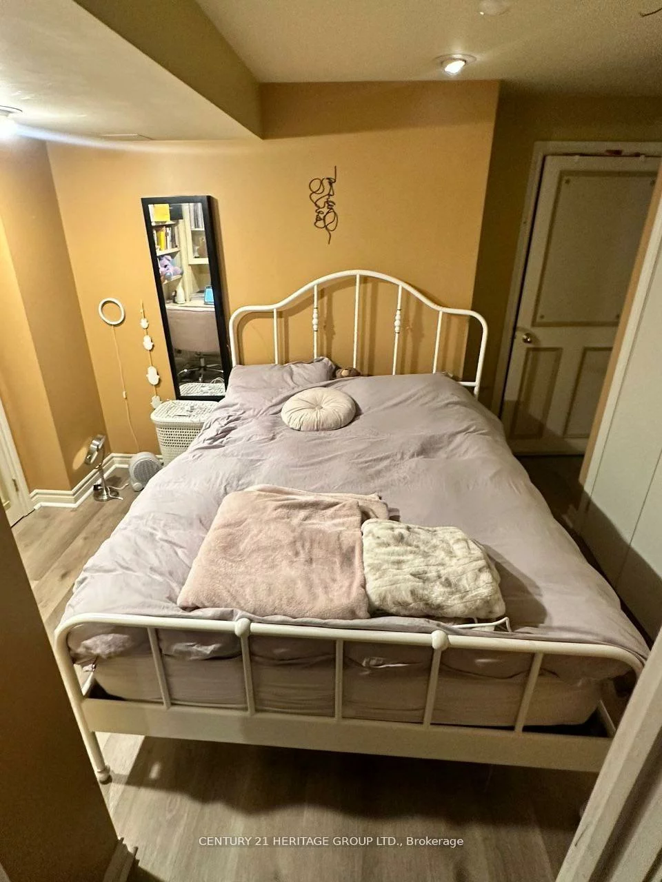 71, Primeau, Aurora Grove, Aurora