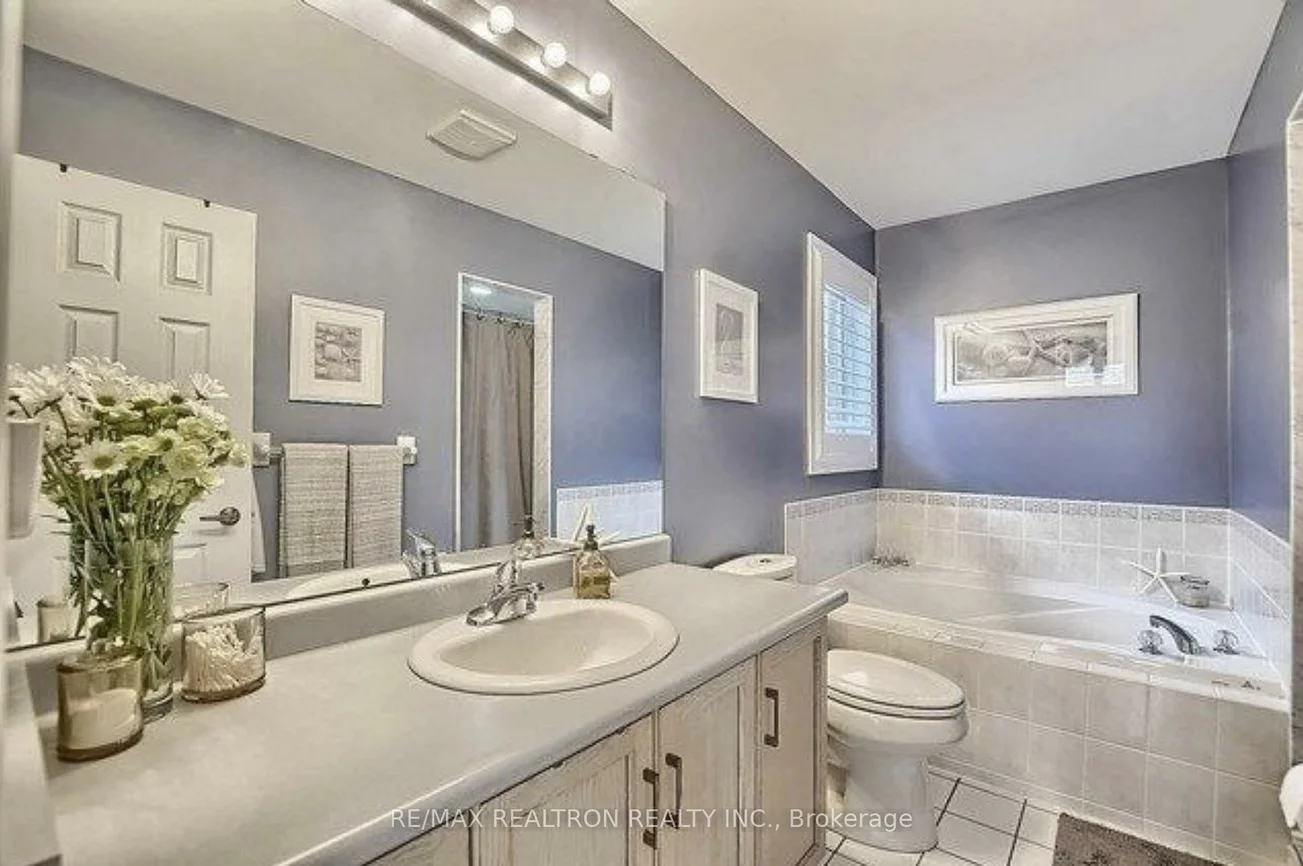 31, Baywell, Bayview Wellington, Aurora