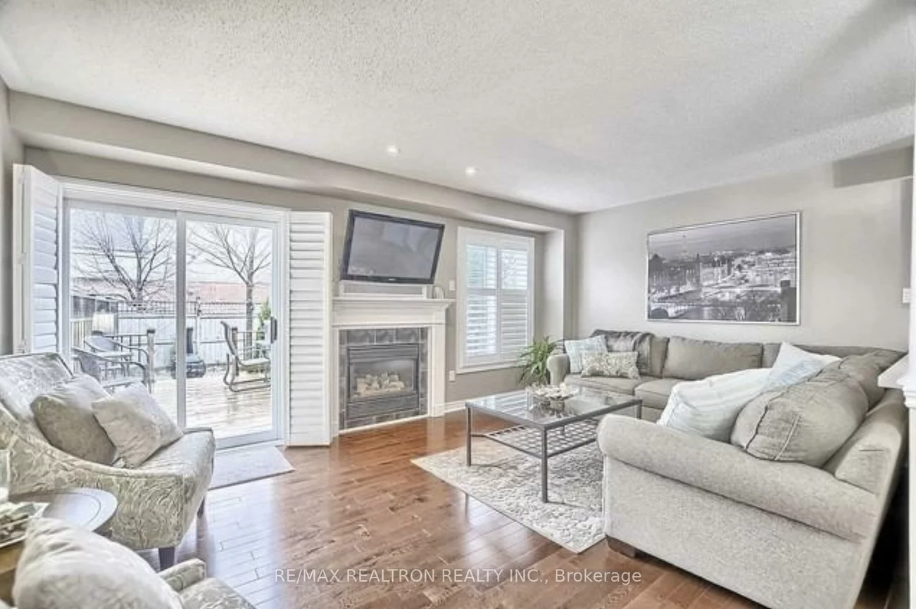 31, Baywell, Bayview Wellington, Aurora