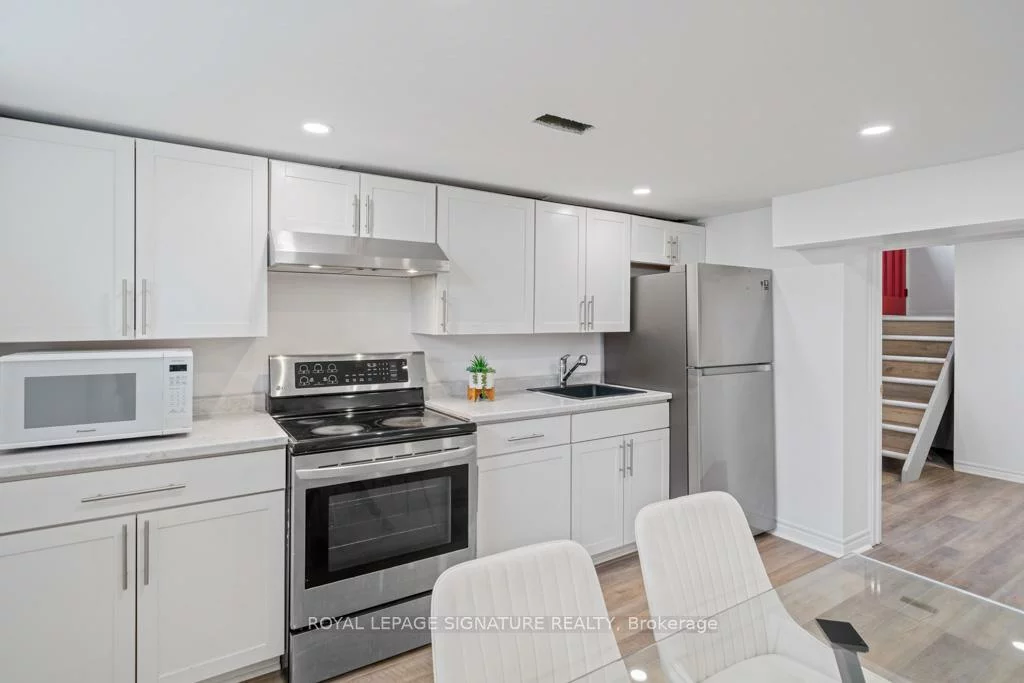 12, Davidson, Aurora Heights, Aurora