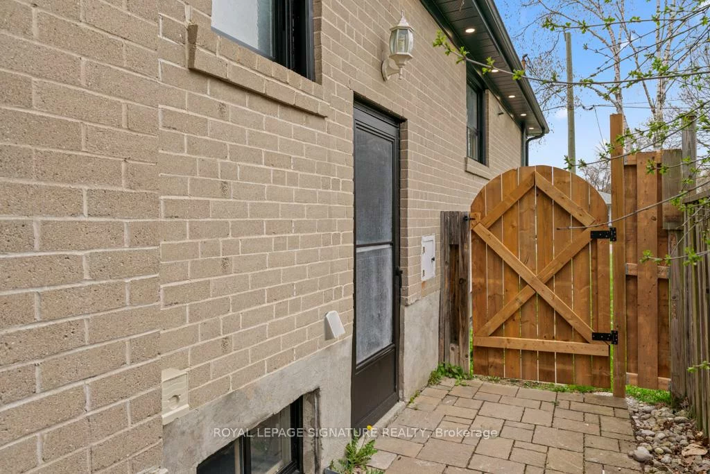 12, Davidson, Aurora Heights, Aurora