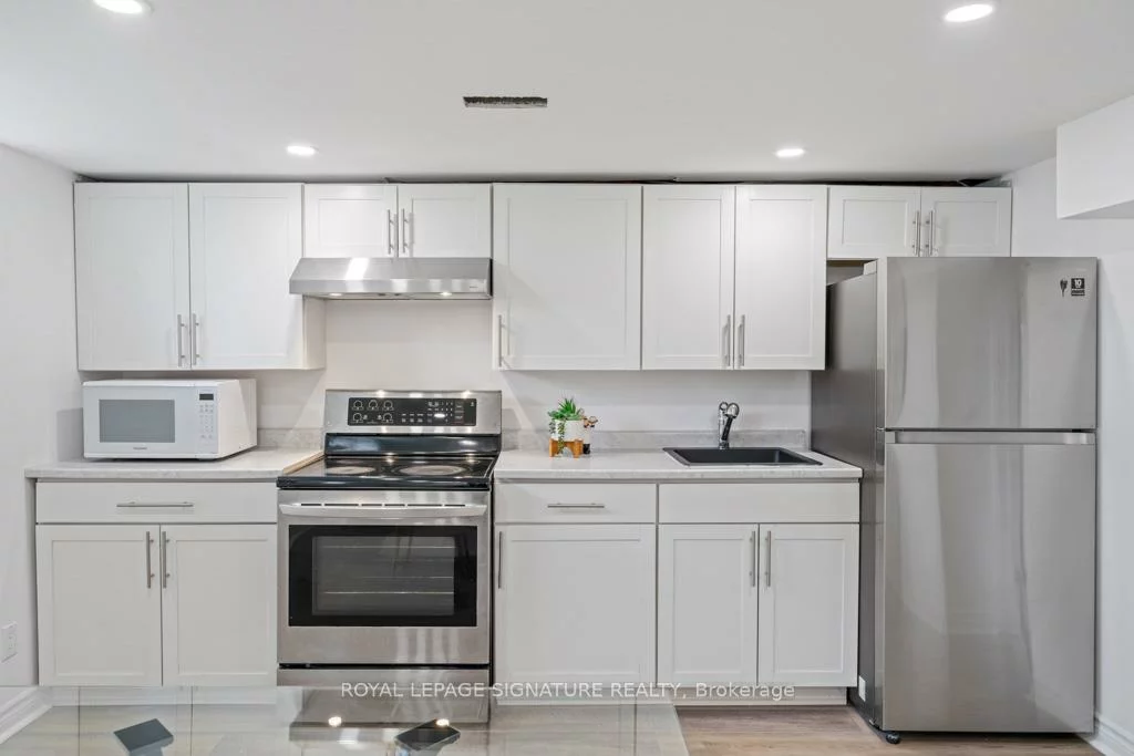 12, Davidson, Aurora Heights, Aurora