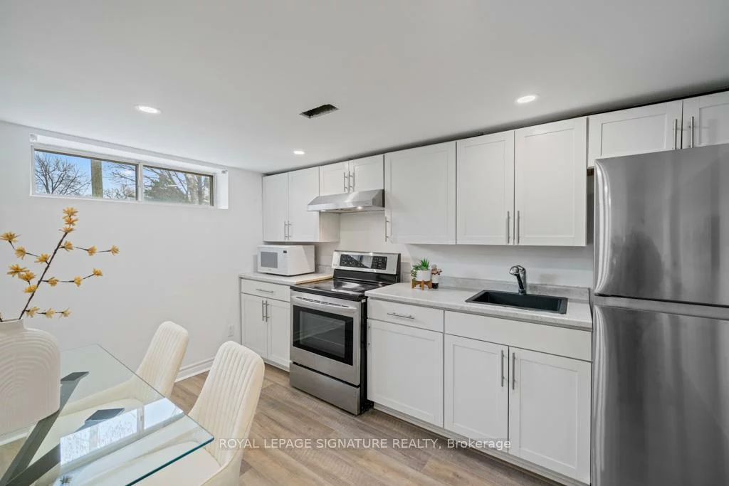 12, Davidson, Aurora Heights, Aurora