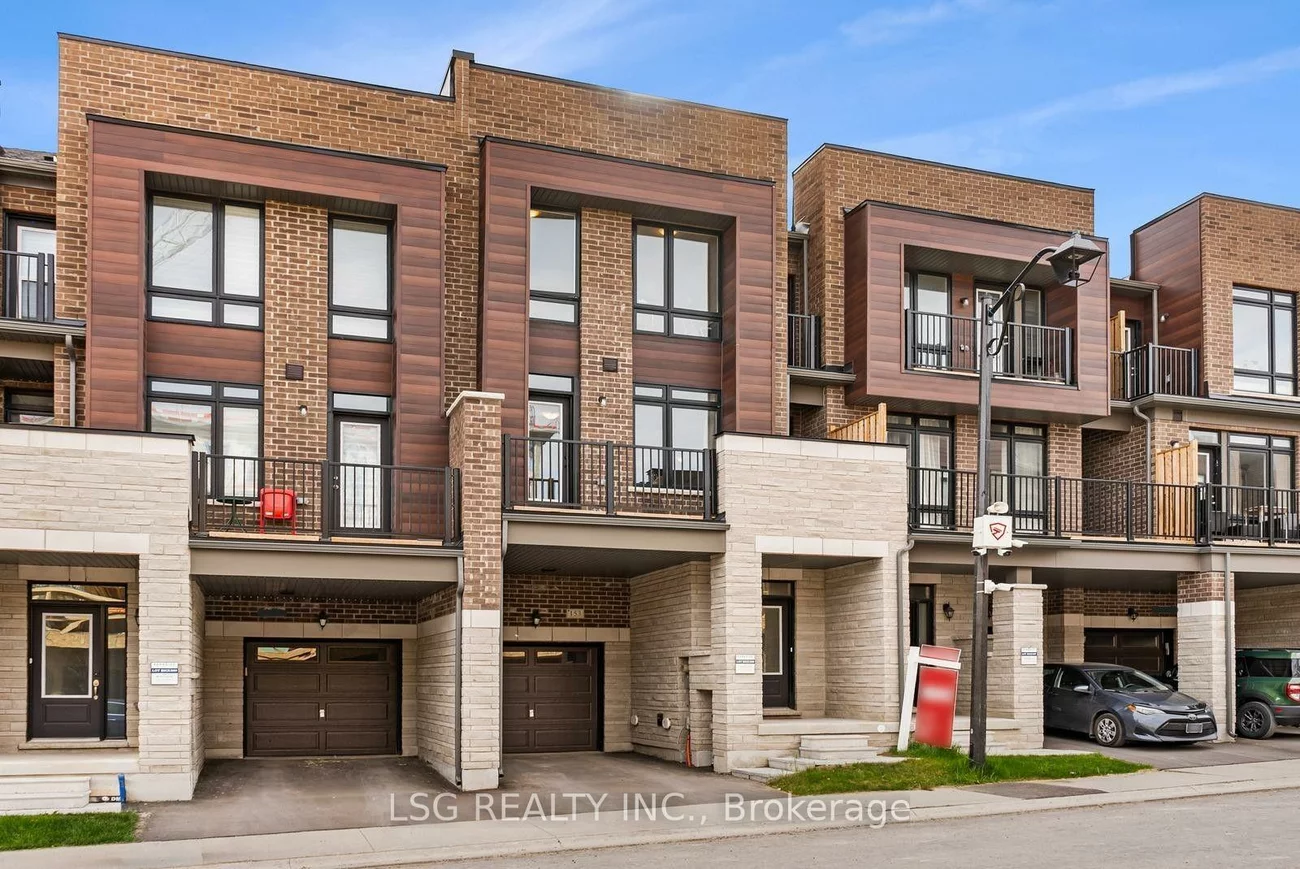 153, Blick, Bayview Wellington, Aurora