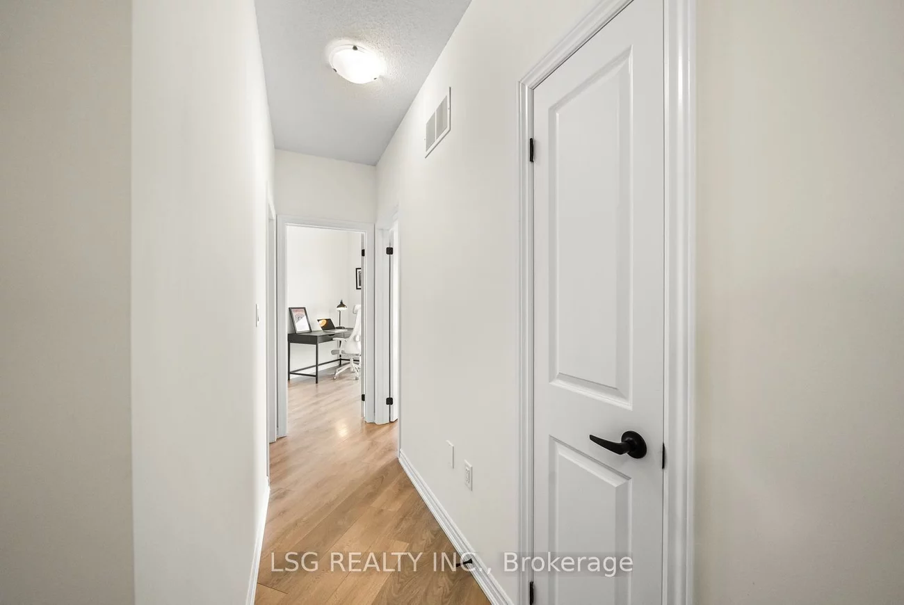 153, Blick, Bayview Wellington, Aurora