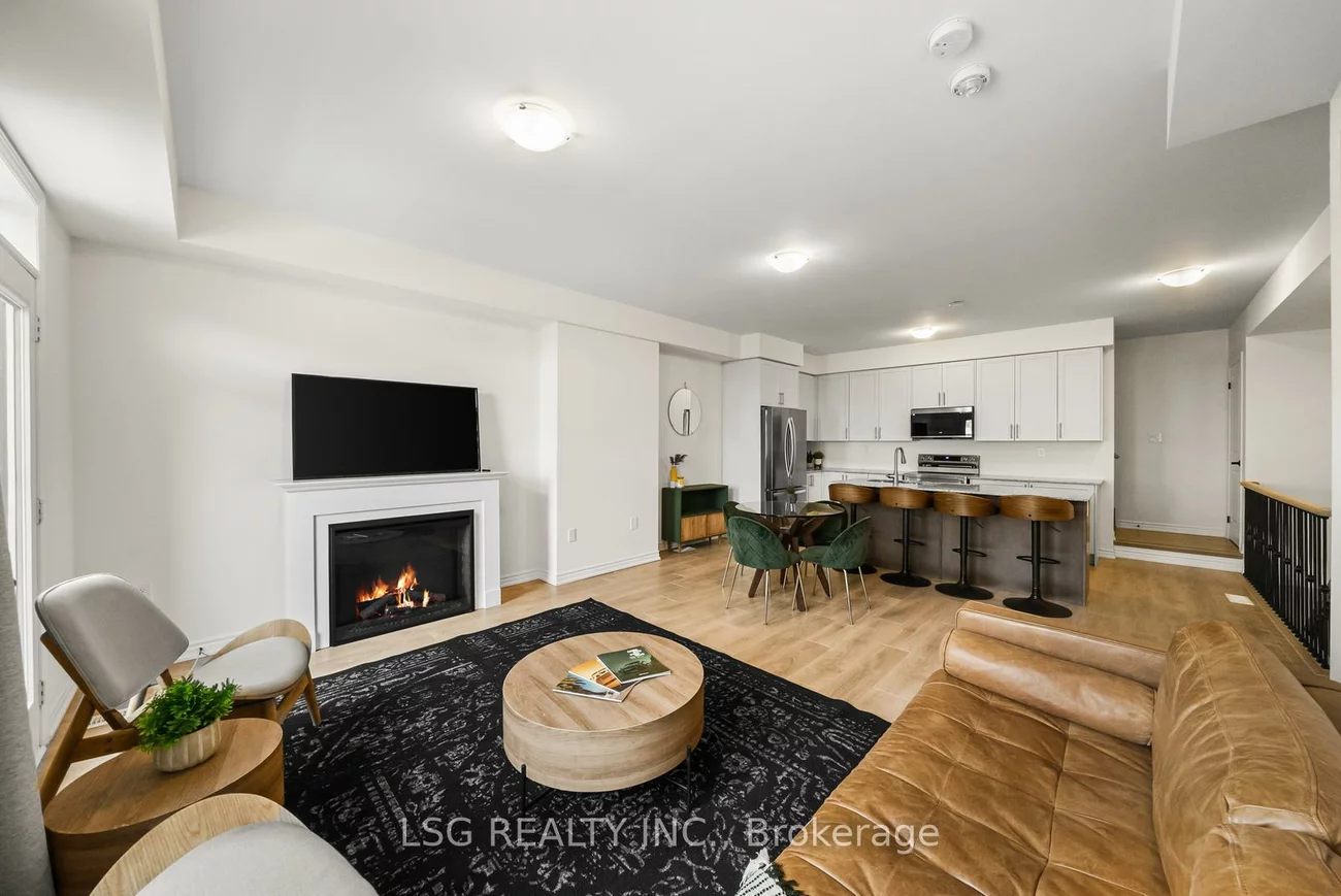 153, Blick, Bayview Wellington, Aurora
