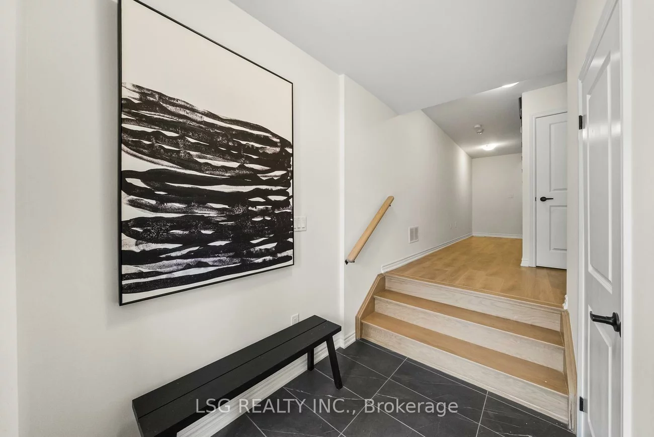 153, Blick, Bayview Wellington, Aurora
