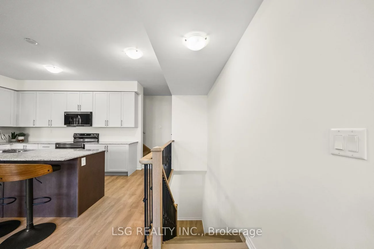 153, Blick, Bayview Wellington, Aurora