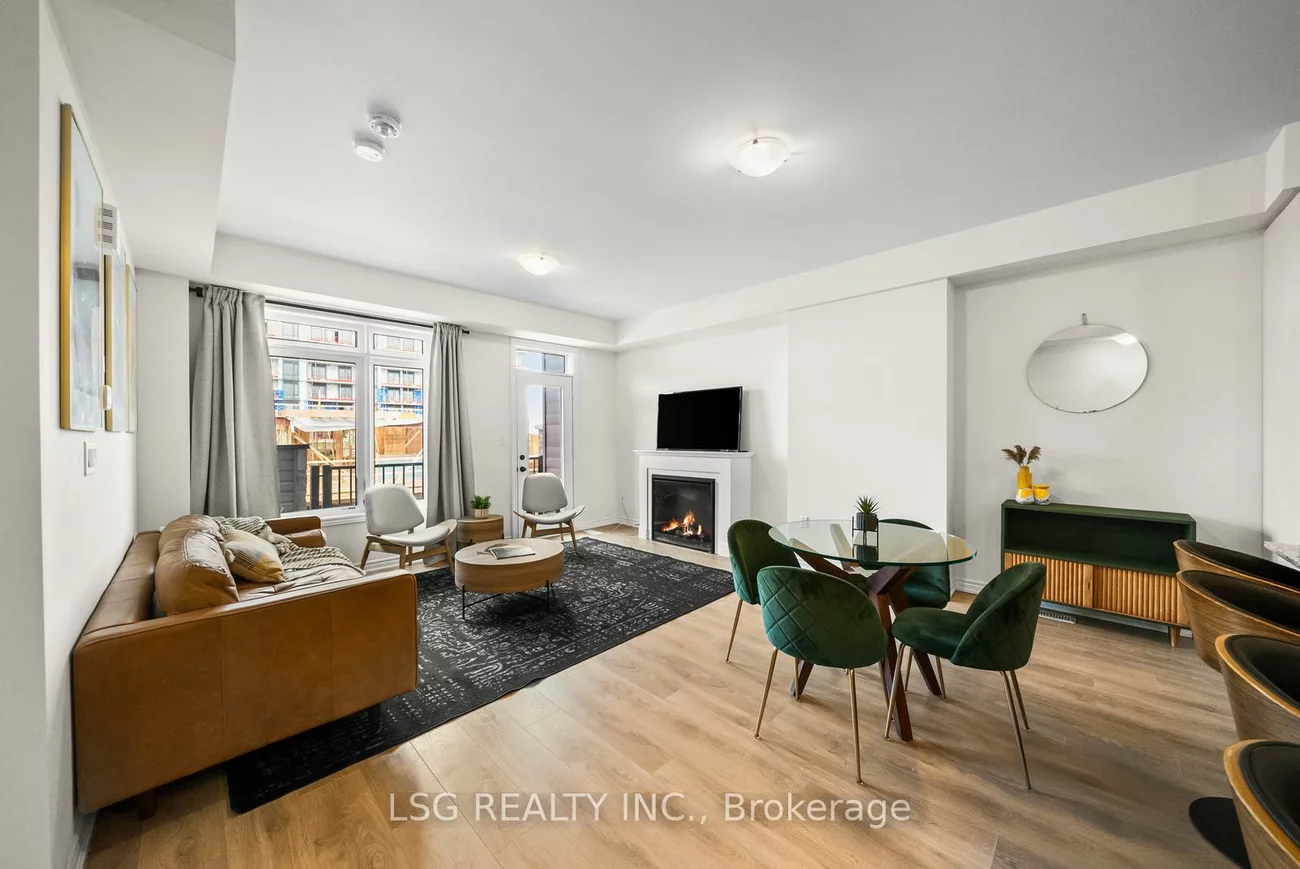 153, Blick, Bayview Wellington, Aurora
