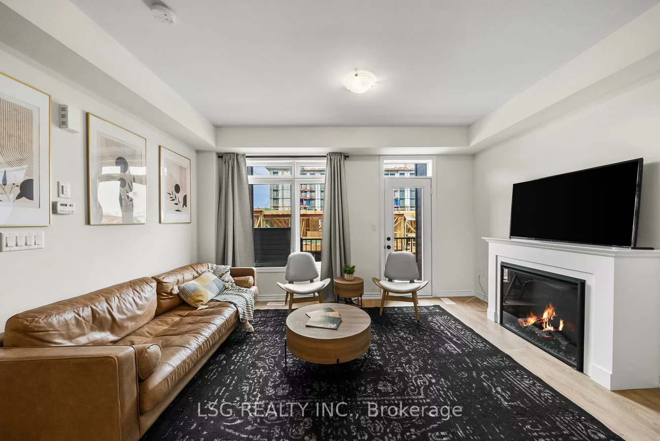 153, Blick, Bayview Wellington, Aurora
