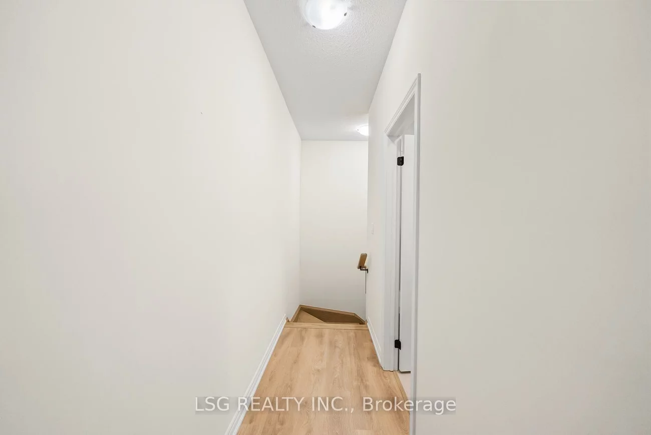 153, Blick, Bayview Wellington, Aurora