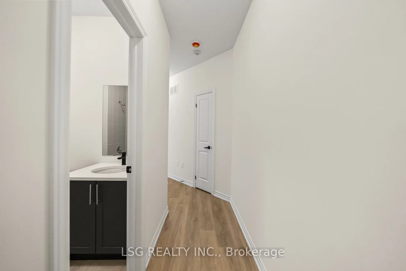 153, Blick, Bayview Wellington, Aurora