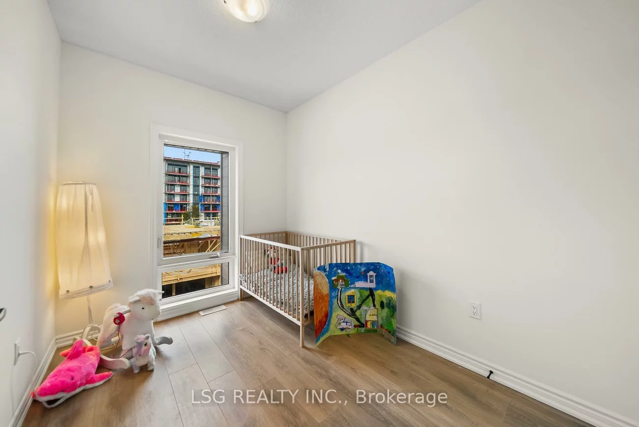 153, Blick, Bayview Wellington, Aurora
