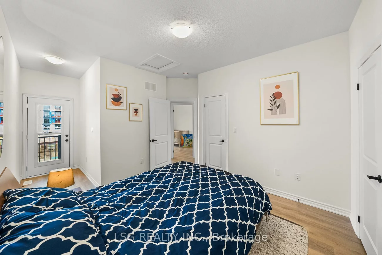 153, Blick, Bayview Wellington, Aurora
