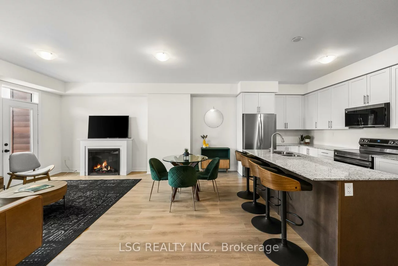 153, Blick, Bayview Wellington, Aurora