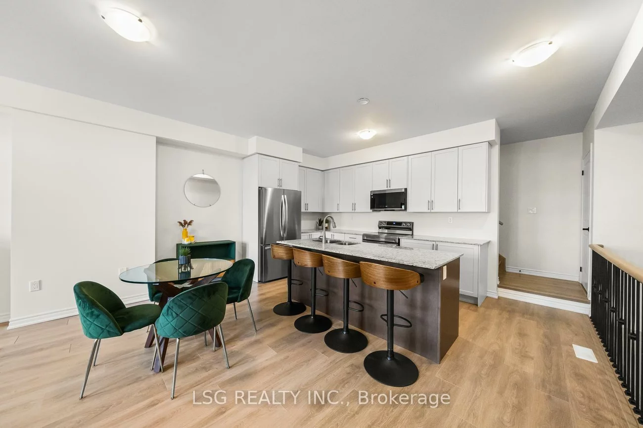 153, Blick, Bayview Wellington, Aurora