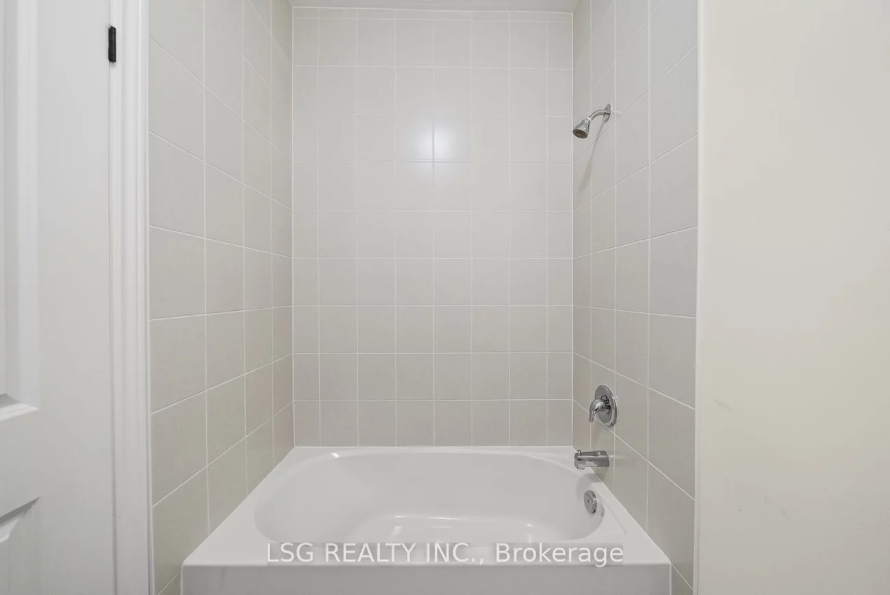 153, Blick, Bayview Wellington, Aurora