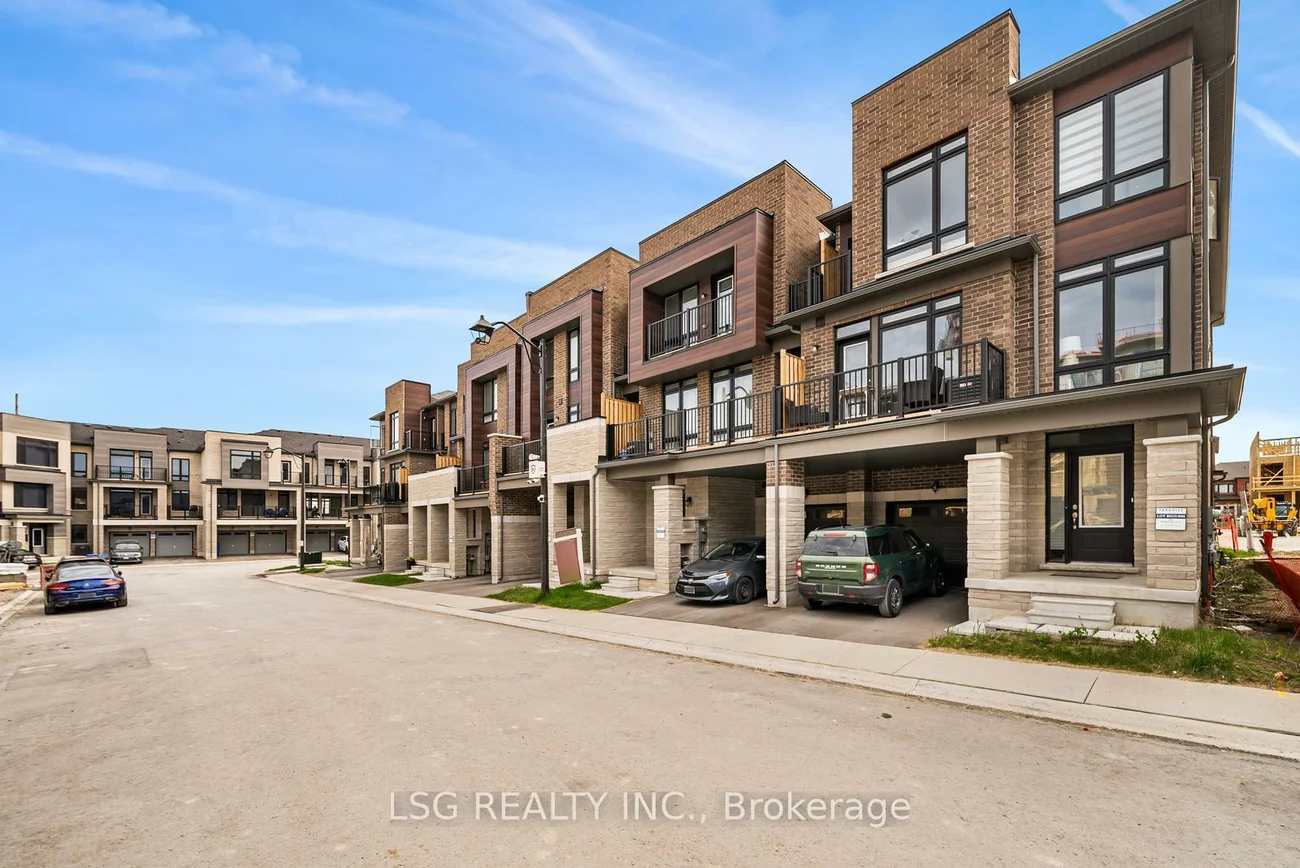 153, Blick, Bayview Wellington, Aurora
