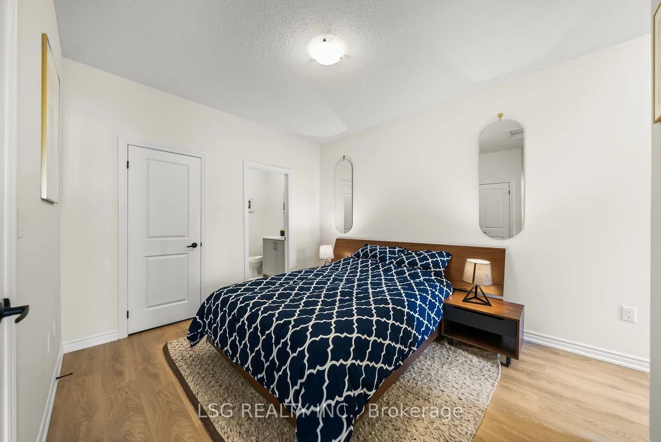 153, Blick, Bayview Wellington, Aurora