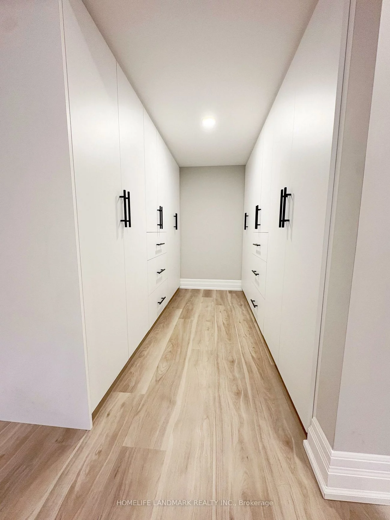 18, Halldorson, Bayview Northeast, Aurora