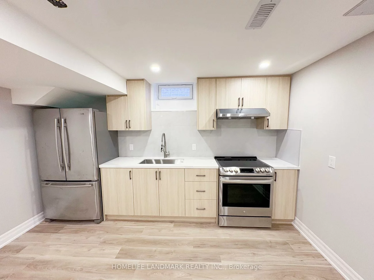 18, Halldorson, Bayview Northeast, Aurora