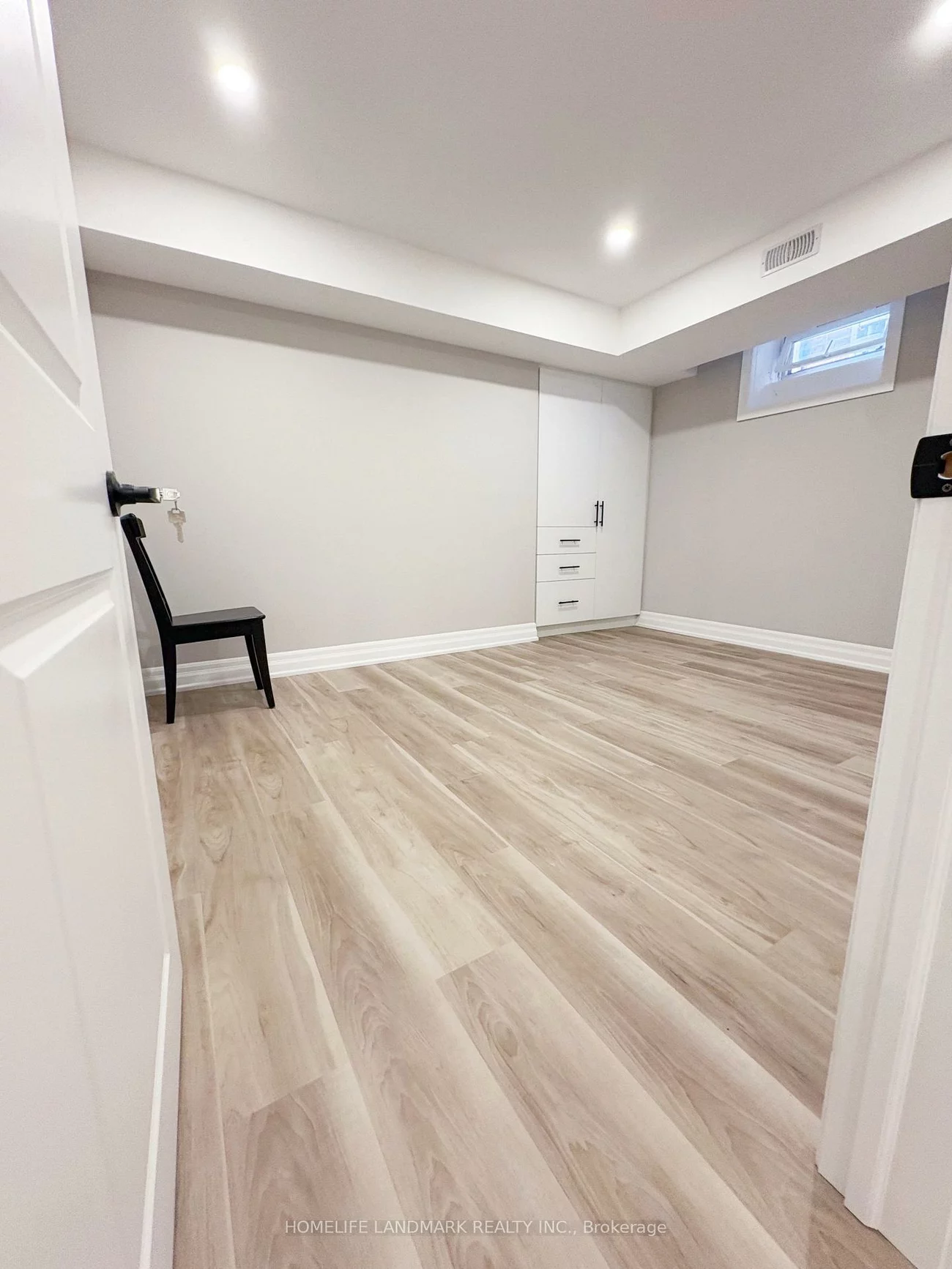 18, Halldorson, Bayview Northeast, Aurora