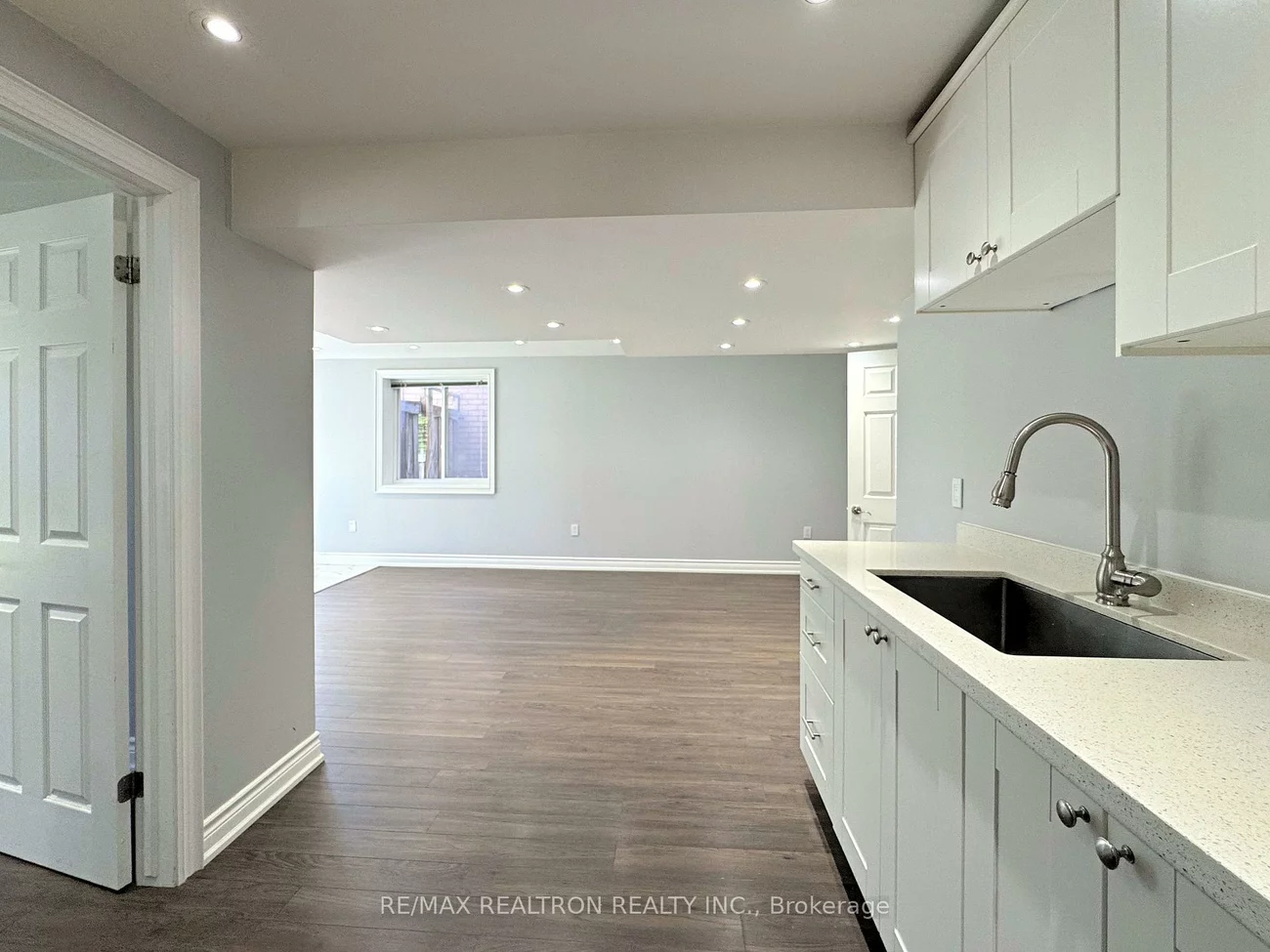 219, Bilbrough, Bayview Northeast, Aurora