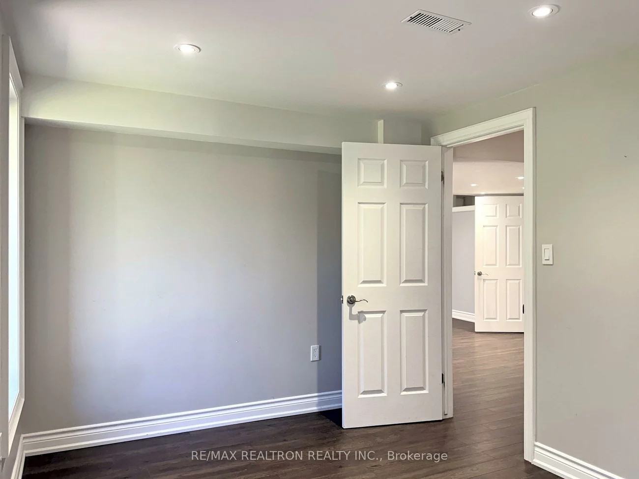 219, Bilbrough, Bayview Northeast, Aurora