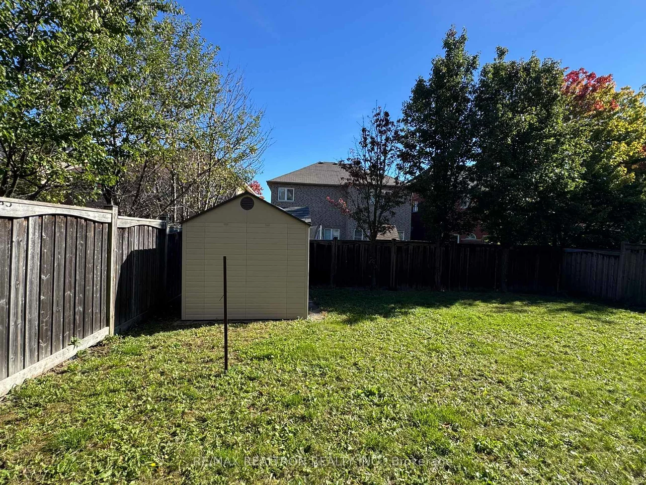 219, Bilbrough, Bayview Northeast, Aurora