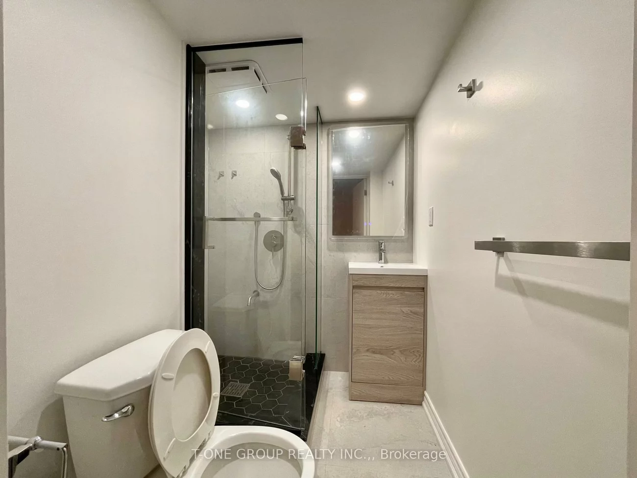 35, Valemount, Bayview Wellington, Aurora