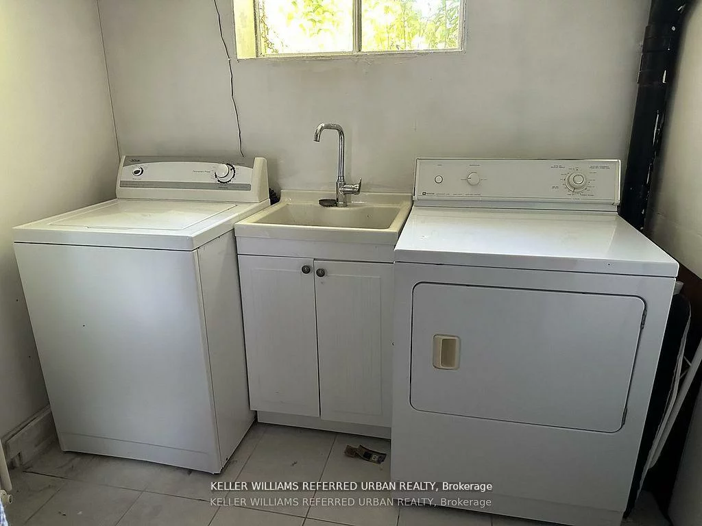 30, Collins, Aurora Heights, Aurora
