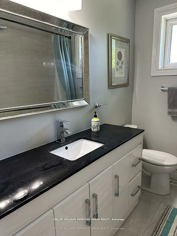 30, Collins, Aurora Heights, Aurora