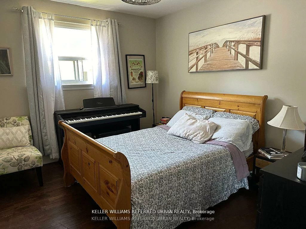 30, Collins, Aurora Heights, Aurora
