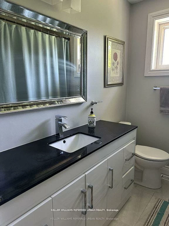 30, Collins, Aurora Heights, Aurora