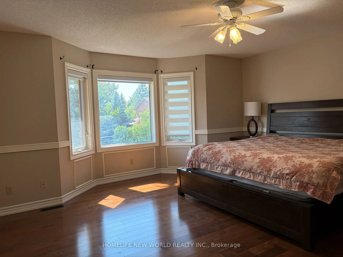 23, Lacey, Aurora Heights, Aurora