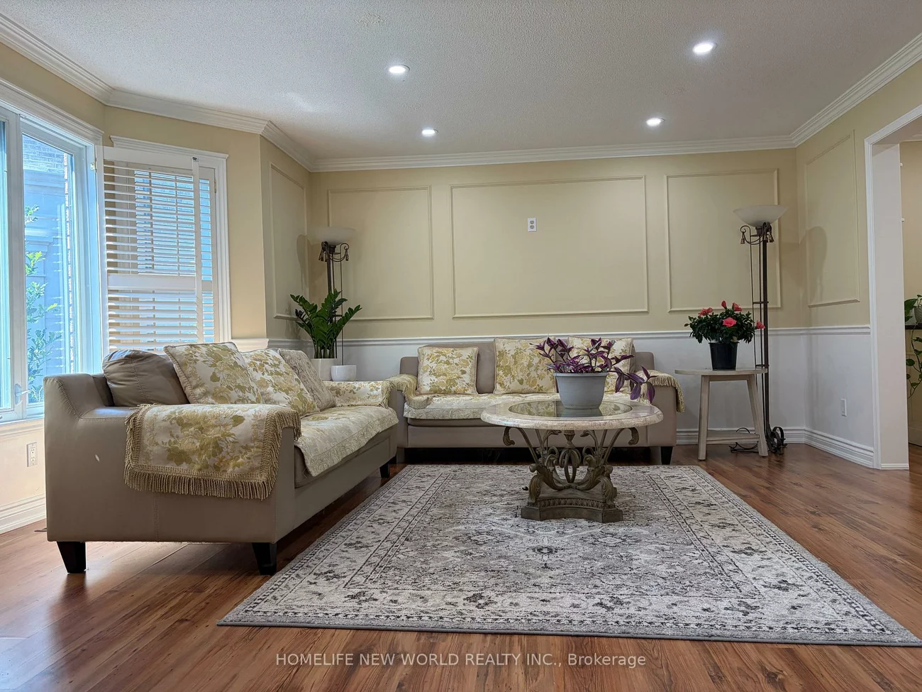 23, Lacey, Aurora Heights, Aurora