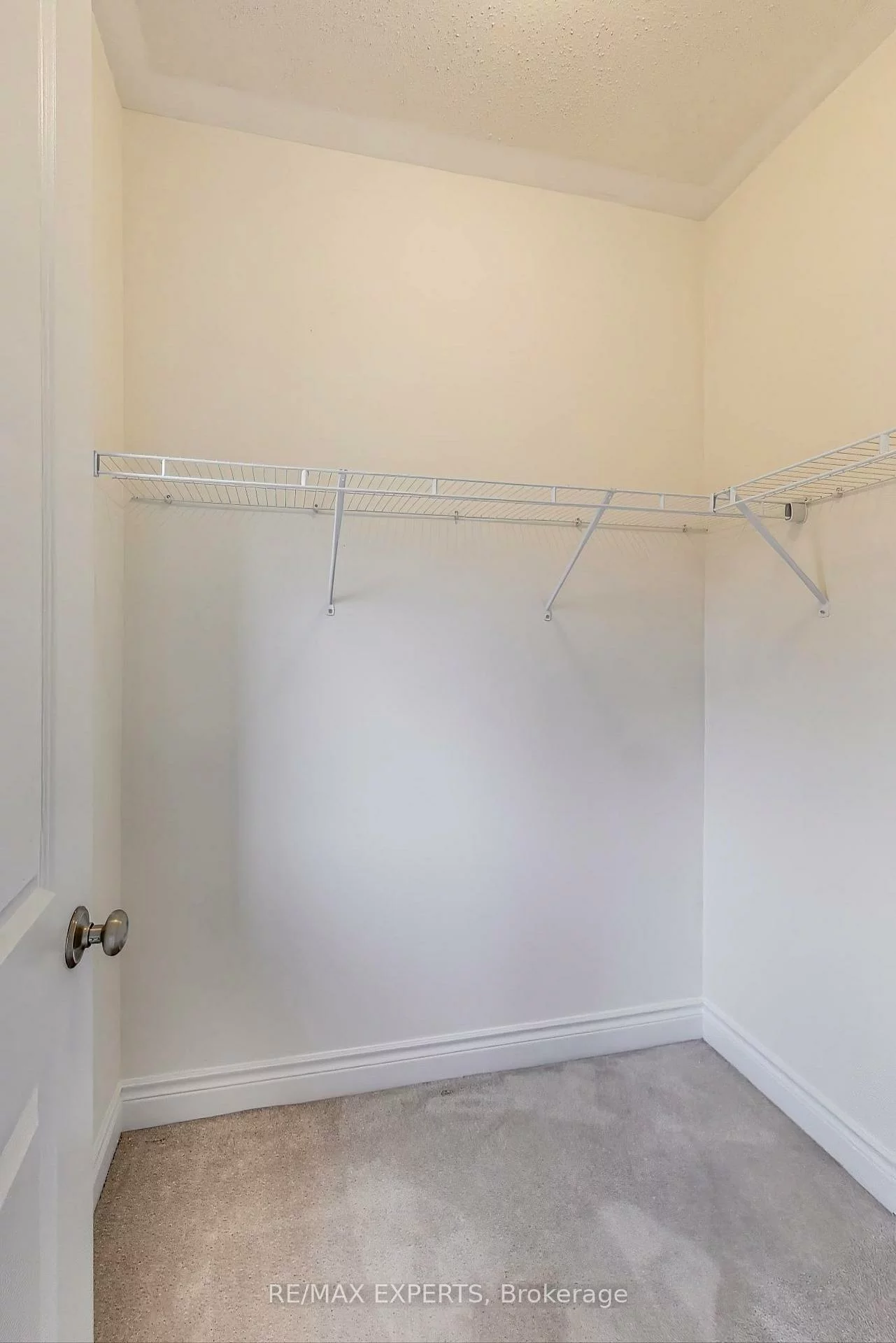 216, Butternut Ridge, Aurora Estates, Aurora