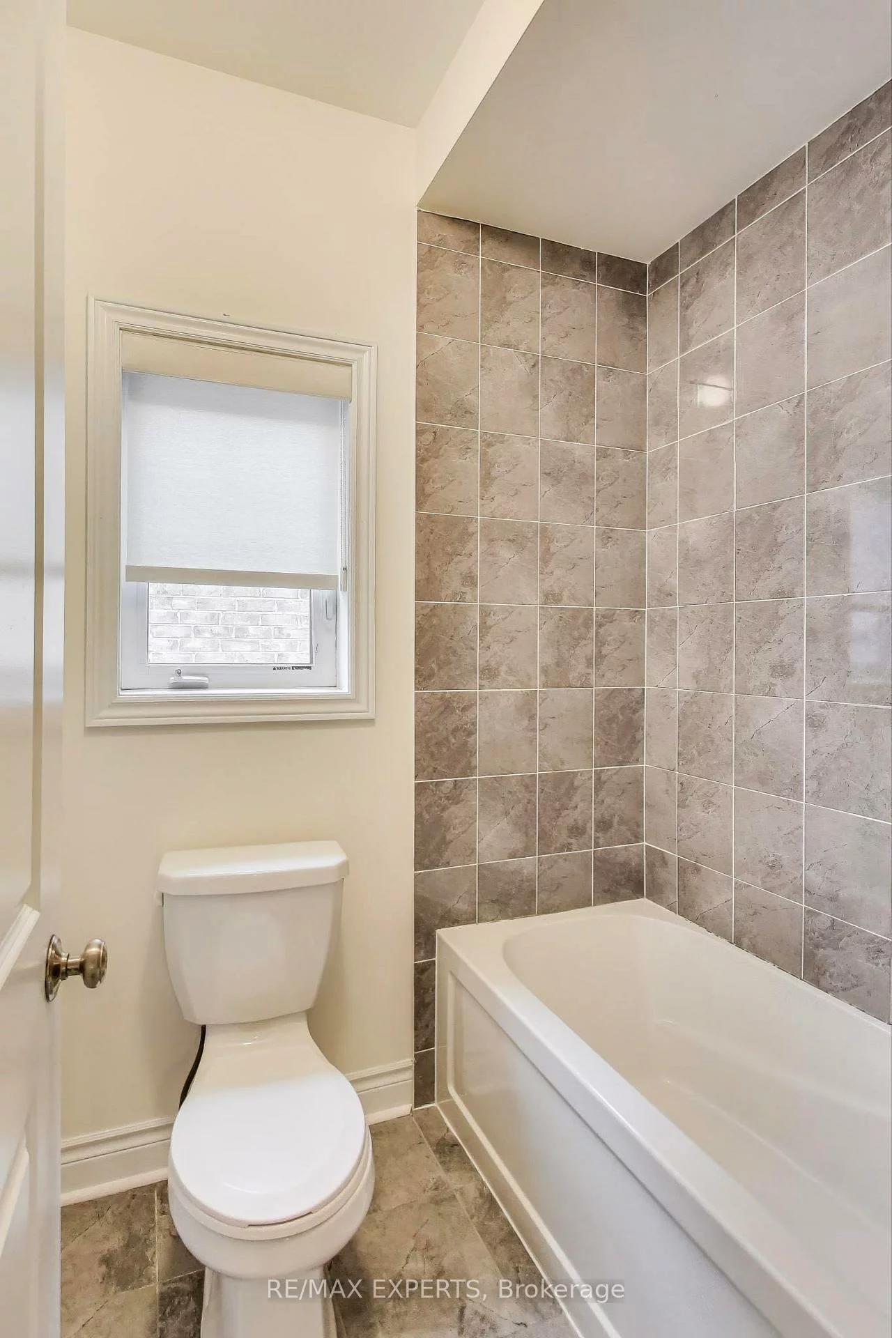216, Butternut Ridge, Aurora Estates, Aurora