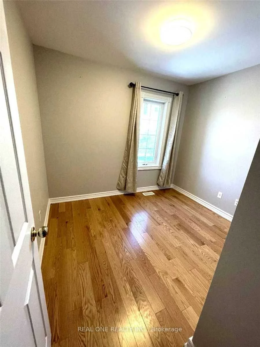80, Baywell, Bayview Wellington, Aurora
