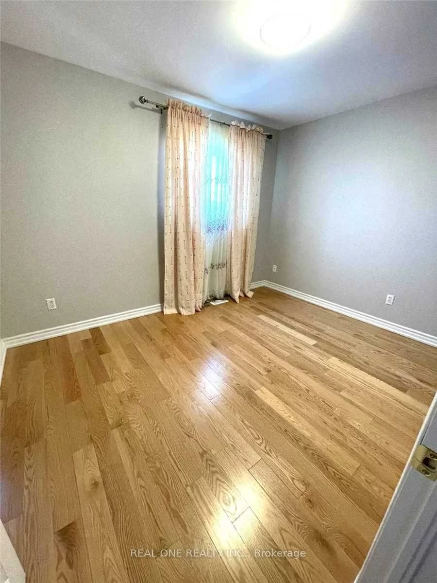 80, Baywell, Bayview Wellington, Aurora