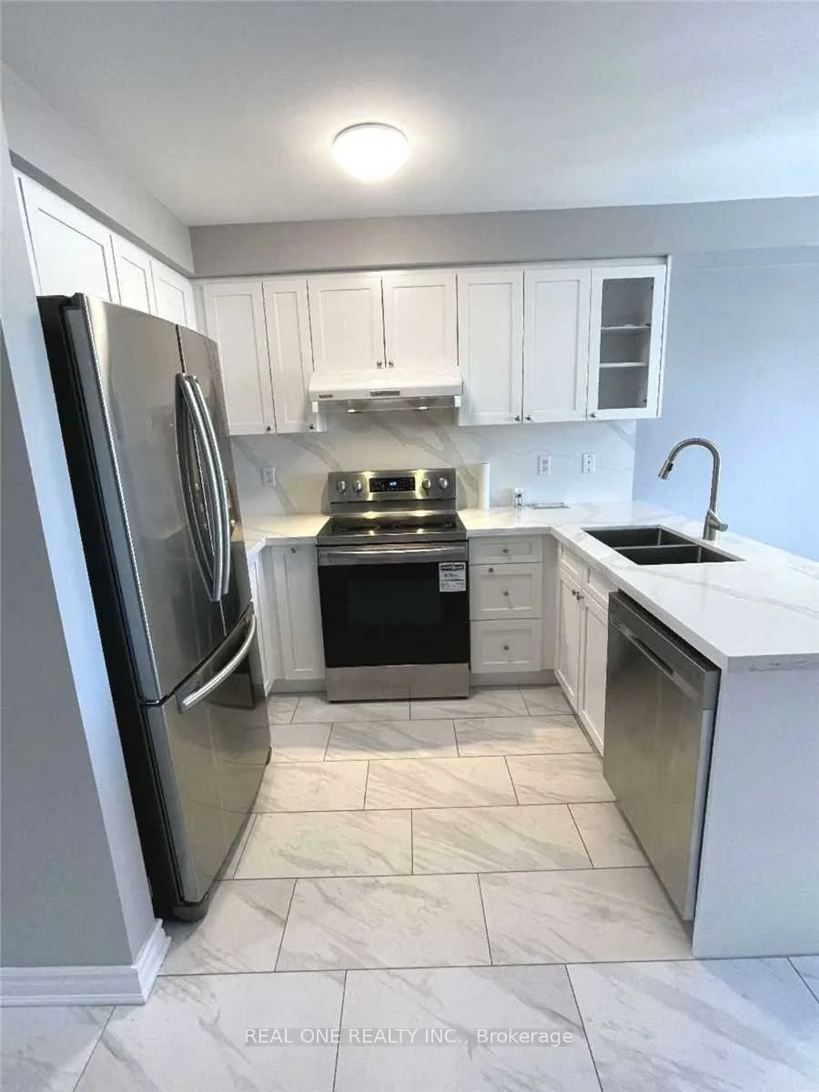 80, Baywell, Bayview Wellington, Aurora