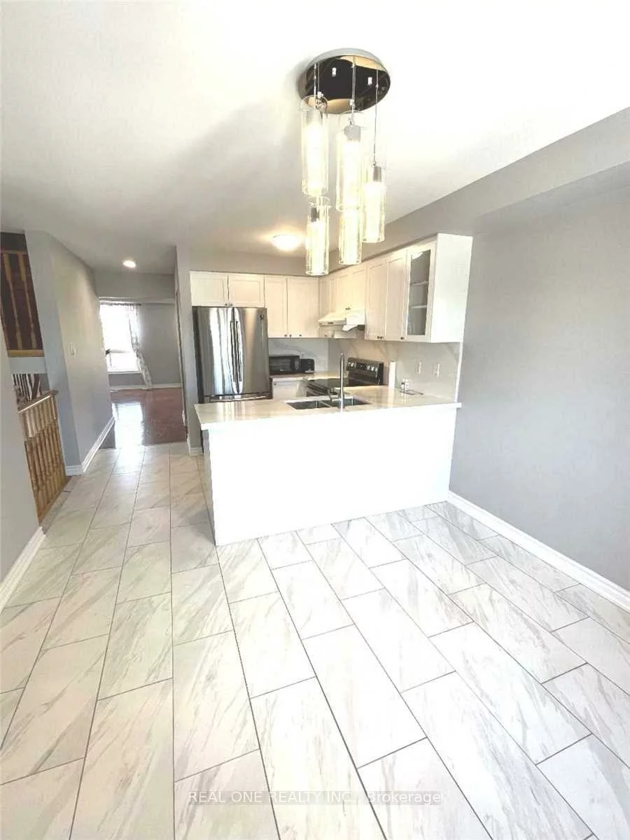 80, Baywell, Bayview Wellington, Aurora